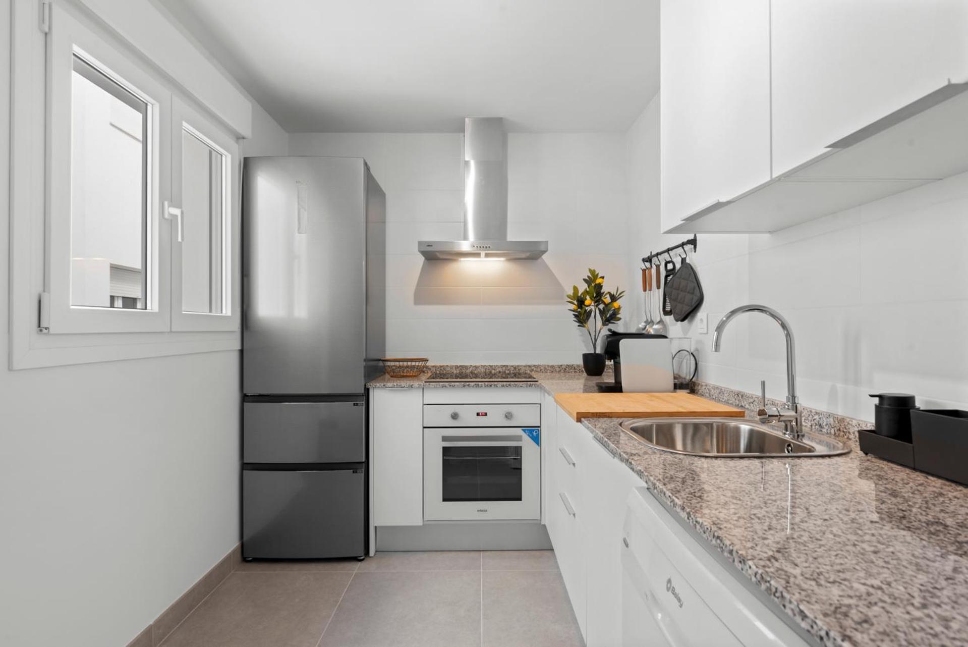 Beautiful 2-Bedroom Apartment Near Center And Beach Estepona Exterior foto