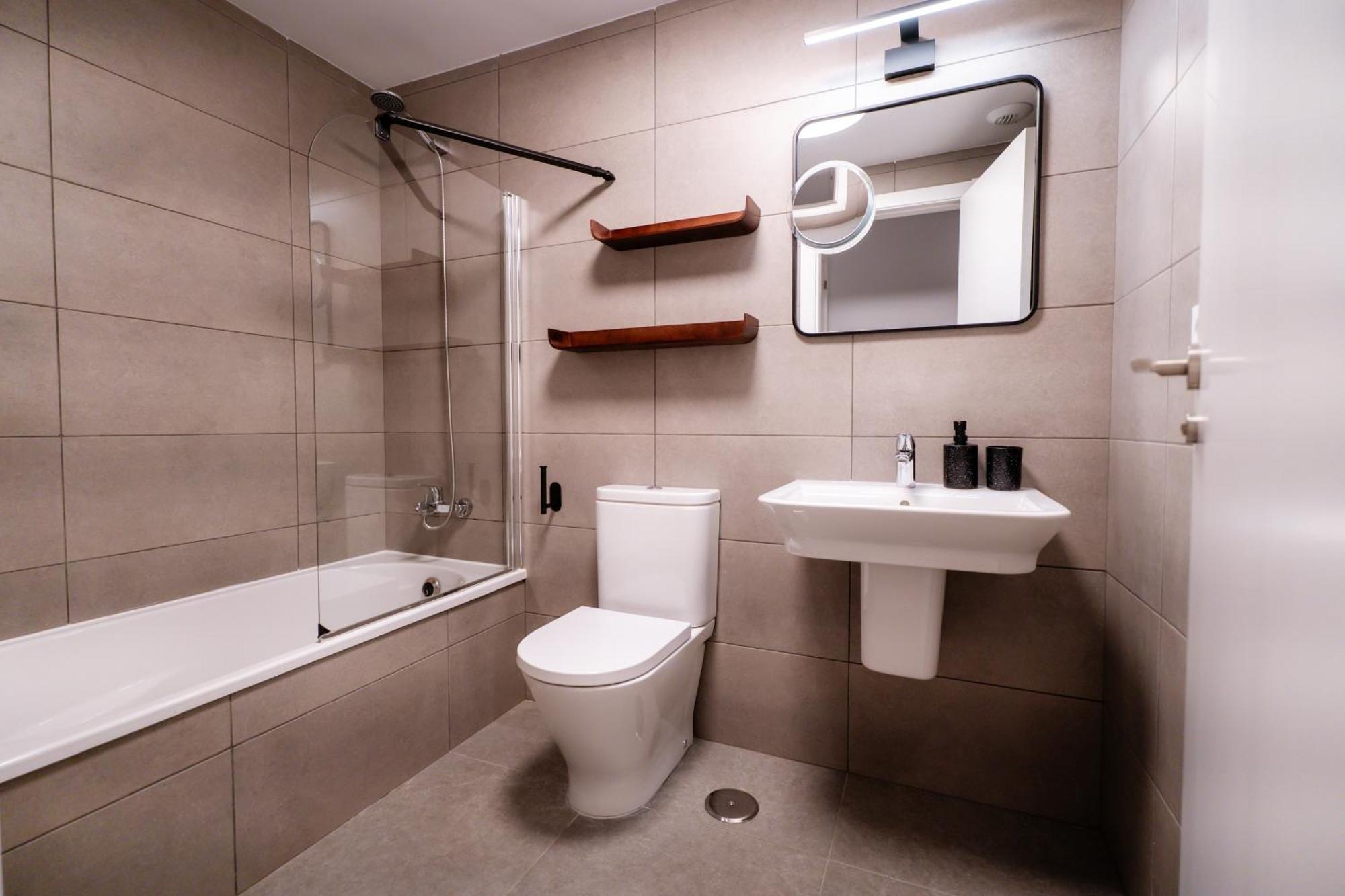 Beautiful 2-Bedroom Apartment Near Center And Beach Estepona Exterior foto